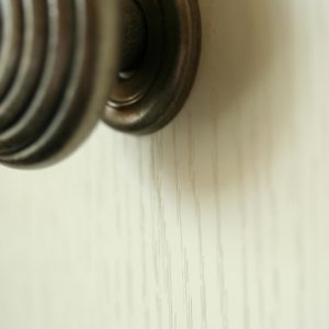 Windsor-Shaker-Ivory-Pewter-knob