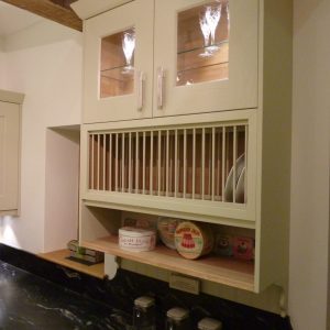 Plate-rack-painted-shaker