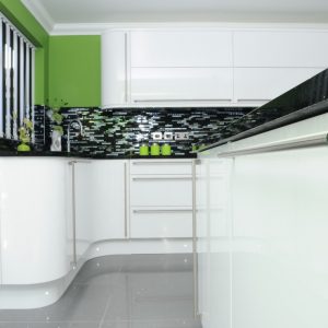 Second-Nature-Porter-White-Gloss-curved-doors