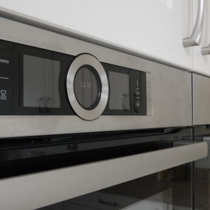 Bosch-Single-Oven-in-Black-Glass-and-Brushed-Steel