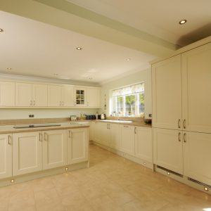 Kitchen-Stori-Wakefield-Ivory-Painted-Doors