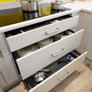 white deep pan drawers