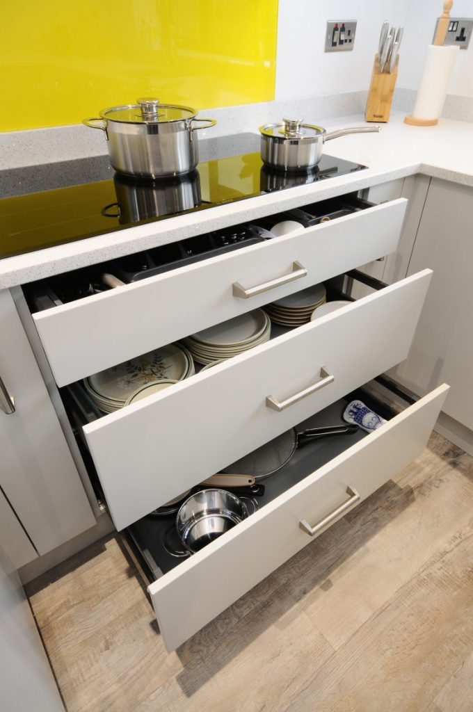 white deep pan drawers 