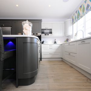 Two-tone-painted-kitchen-in-light-grey-and-graphite