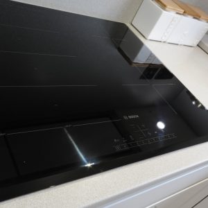 Bosch-Serie-8-Flexinduction-hob-in-Black-Glass