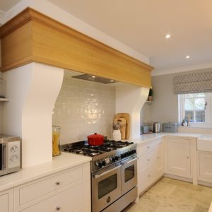 Range-Cooker-in-Stainless-Steel-with-Bespoke-Mantle